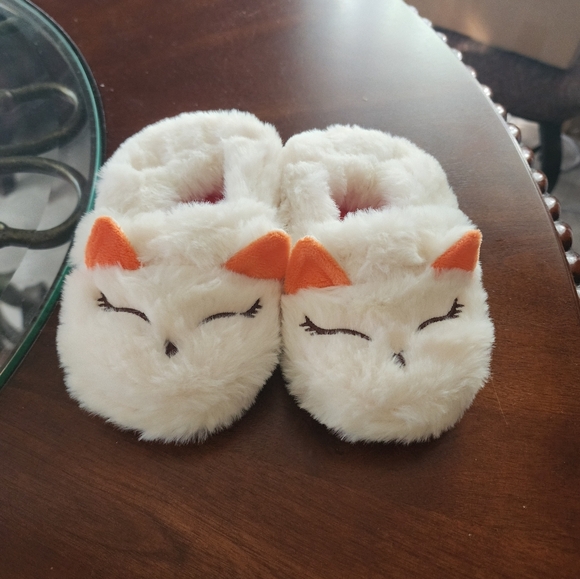 Slippers - Picture 2 of 5